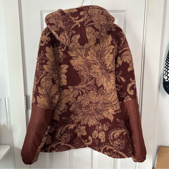 Urban Outfitters Maroon and Beige Teddy Jacket - Picture 2 of 6